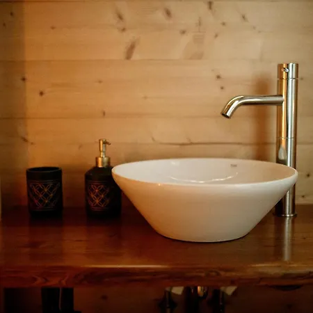 Glamping Il Rifugio Dei Marsi Farm stay