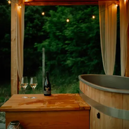 Glamping Il Rifugio Dei Marsi Farm stay