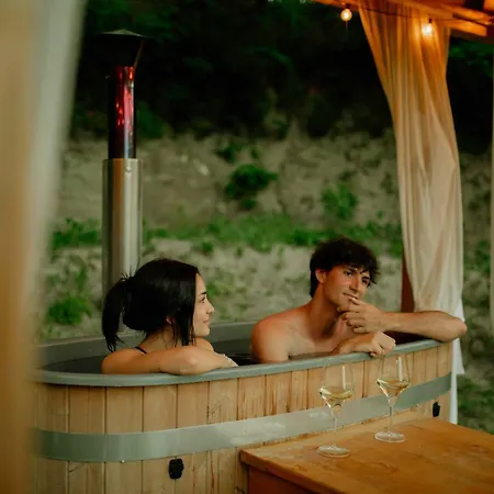 Glamping Il Rifugio Dei Marsi * 아스콜리피체노